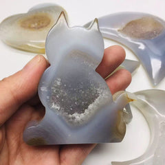 Cat-Shaped Natural Agate Crystal – Unique Design with Geode Sparkle