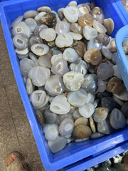 Natural Agate Heart-Shaped Crystals – Love, Elegance, and Positive Energy