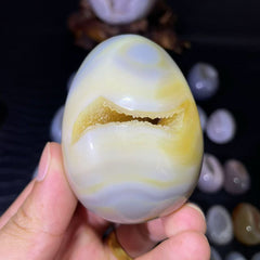 Natural Agate Egg-Shaped Crystals – Elegance, Harmony, and Positive Energy