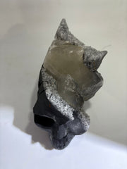 Calcite Skull Sculpture – Unique Crystal Decor & Healing Stone Ornament