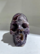 Mystic Violet Fluorite Skull – Hand-Carved Crystal Sculpture with Ethereal Patterns