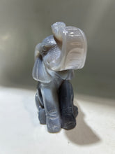 Sitting Agate Elephant Figurine – Hand-Carved Crystal Animal Sculpture
