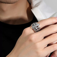 Knight’s Ring – Vintage Alloy Medieval Armor Design