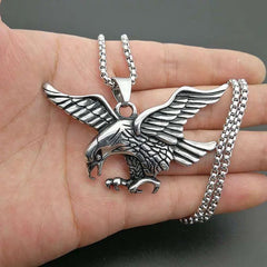 Alloy Eagle Pendant Necklace – Majestic Soaring Bird Design