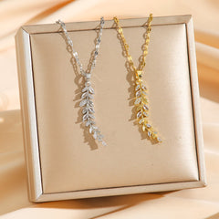 Elegant Leaf Pendant Necklace