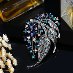 Elegant Crystal Leaf Brooch – Luxury Rhinestone Pin for Women