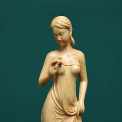 Hand-Carved Boxwood Standing Woman Sculpture – Elegant Classical Art Figurine