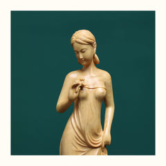 Hand-Carved Boxwood Standing Woman Sculpture – Elegant Classical Art Figurine