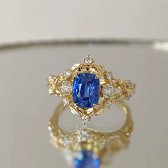 Vintage Floral Alloy Ring with Blue Zircon Stone