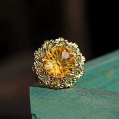 Vintage Floral Alloy Ring with Synthetic Yellow Citrine
