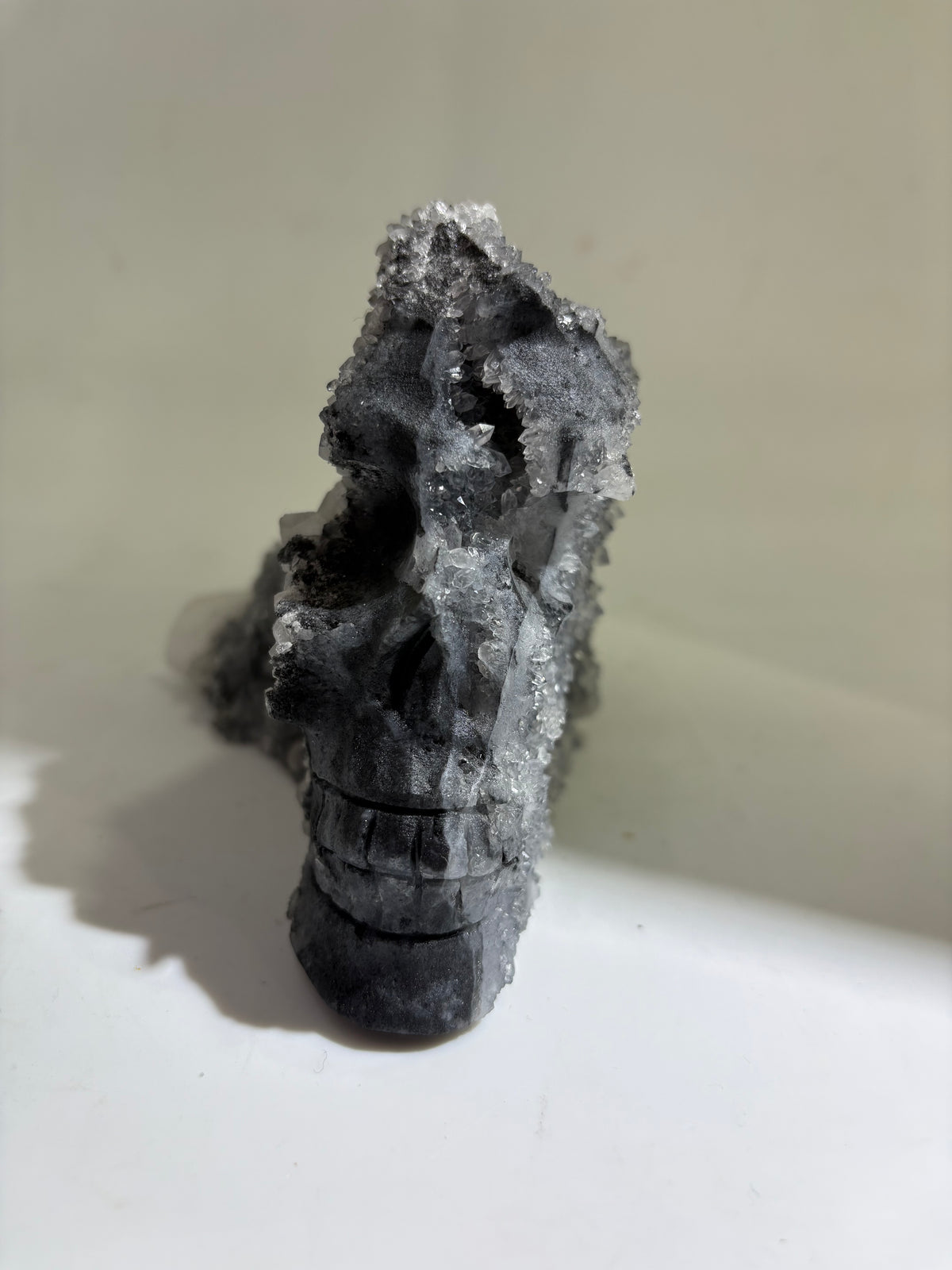 Natural Calcite Crystal Skull Sculpture – Raw Stone & Crystal Cluster Decor