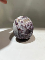 Mystic Purple Energy Gem Fluorite Skull Sculpture – Hand-Carved Crystal Skull for Gothic &amp; Spiritual Décor