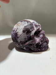 Mystic Purple Energy Gem Fluorite Skull Sculpture – Hand-Carved Crystal Skull for Gothic &amp; Spiritual Décor