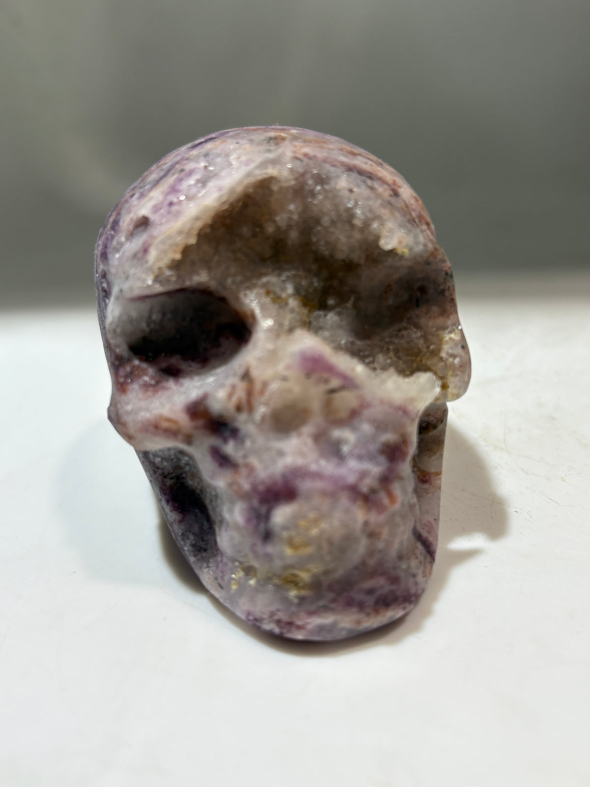 Amethyst Vein Geode Energy Gem Fluorite Skull – Hand-Carved Crystal Skull with Natural Druzy Accent