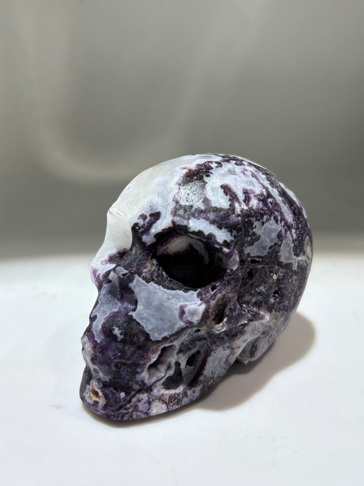 Frosted Twilight Energy Gem Fluorite Skull – Hand-Carved Crystal Skull with Icy Violet Patterns