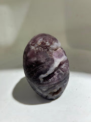 Mystic Violet Fluorite Skull – Hand-Carved Crystal Sculpture with Ethereal Patterns