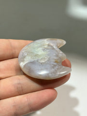 Flower Agate Crescent Moon Face – Artistic Crystal Sculpture for Spiritual Decor