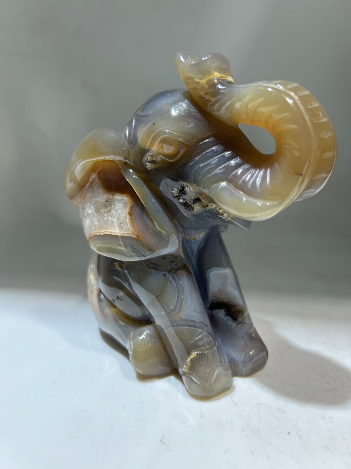 Sitting Agate Elephant Figurine – Unique Natural Crystal Animal Sculpture | Artisan Gemstone Decor