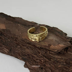 Vintage Alloy Face Open Ring – Artistic Statement Jewelry