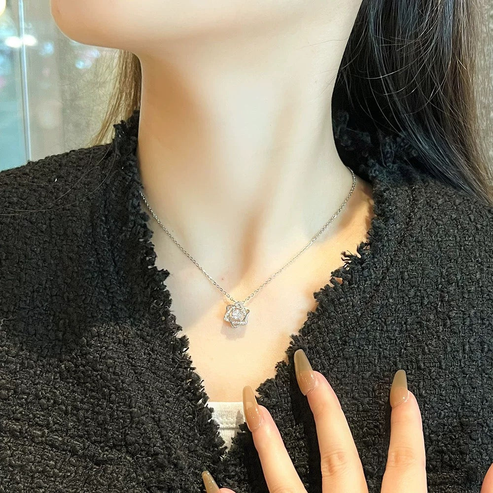 Shining Alloy Interlocked Star Necklace – Fashion Statement Piece