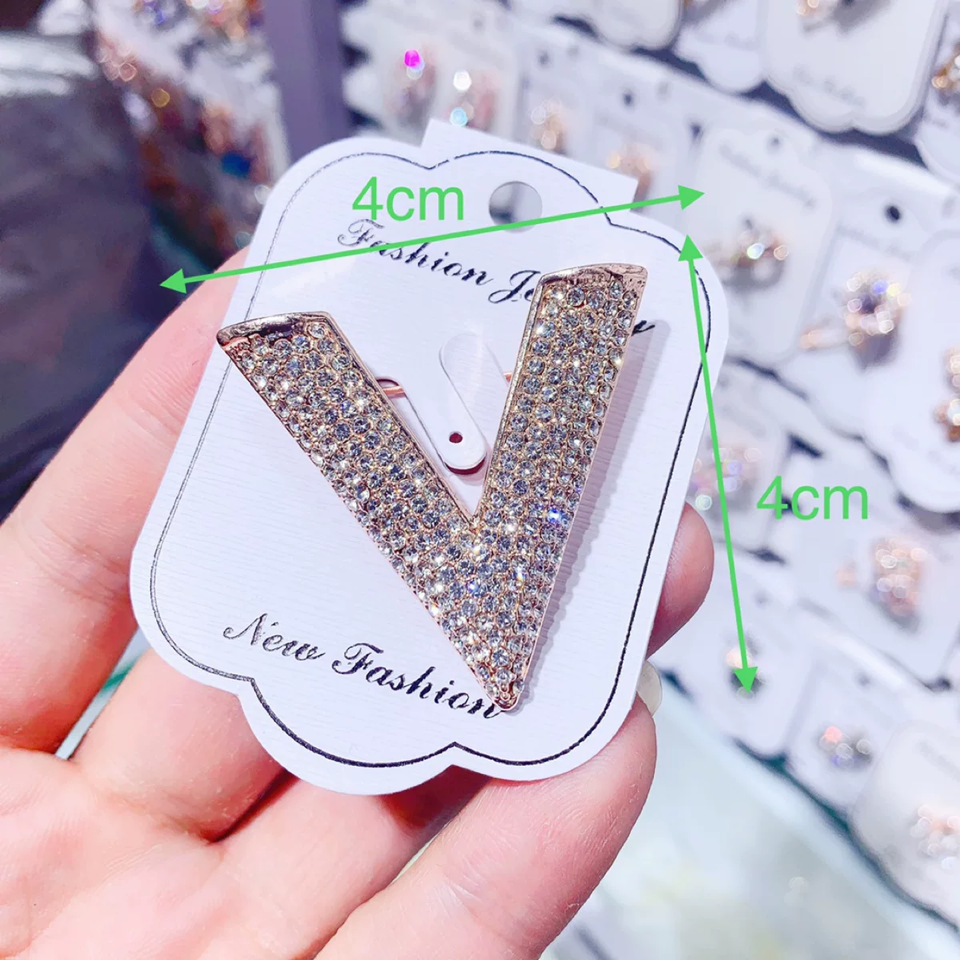 Elegant Alloy Crystal Letter "V" Brooch Pin for Women