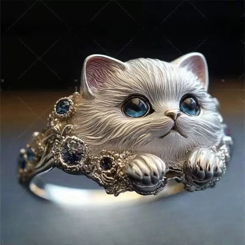 Vintage Alloy Cat Ring with Blue Gem Eyes