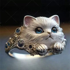 Vintage Alloy Cat Ring with Blue Gem Eyes