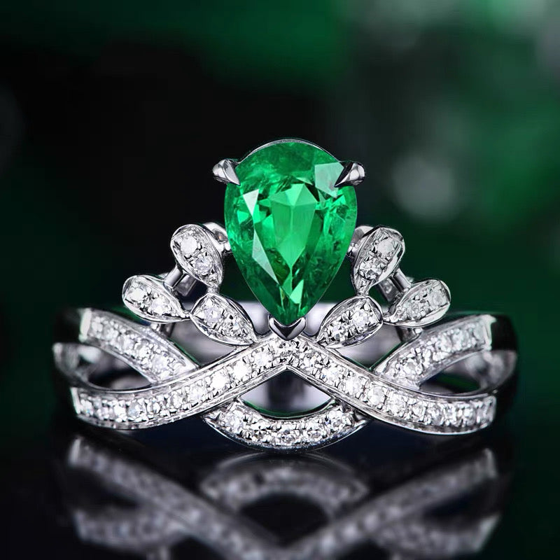 Elegant Alloy Ring with Emerald Green Zircon Center Stone