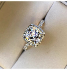 Elegant Cushion Cut Zircon Halo Ring&nbsp;