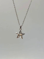 Minimalist Alloy Star Necklace with Zircon Center – Silver